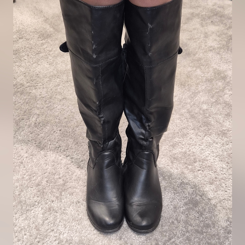 Women's Black Knee-High Boots